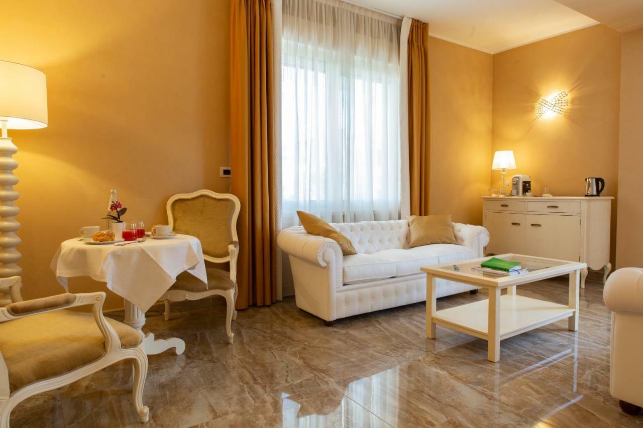 פסקרה Aurum Suites מראה חיצוני תמונה